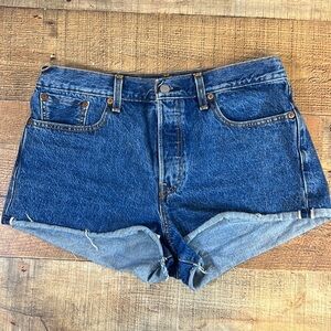 Levis Shortie Shorts Womens 31 Medium Wash White Oak Cone Cotton Denim